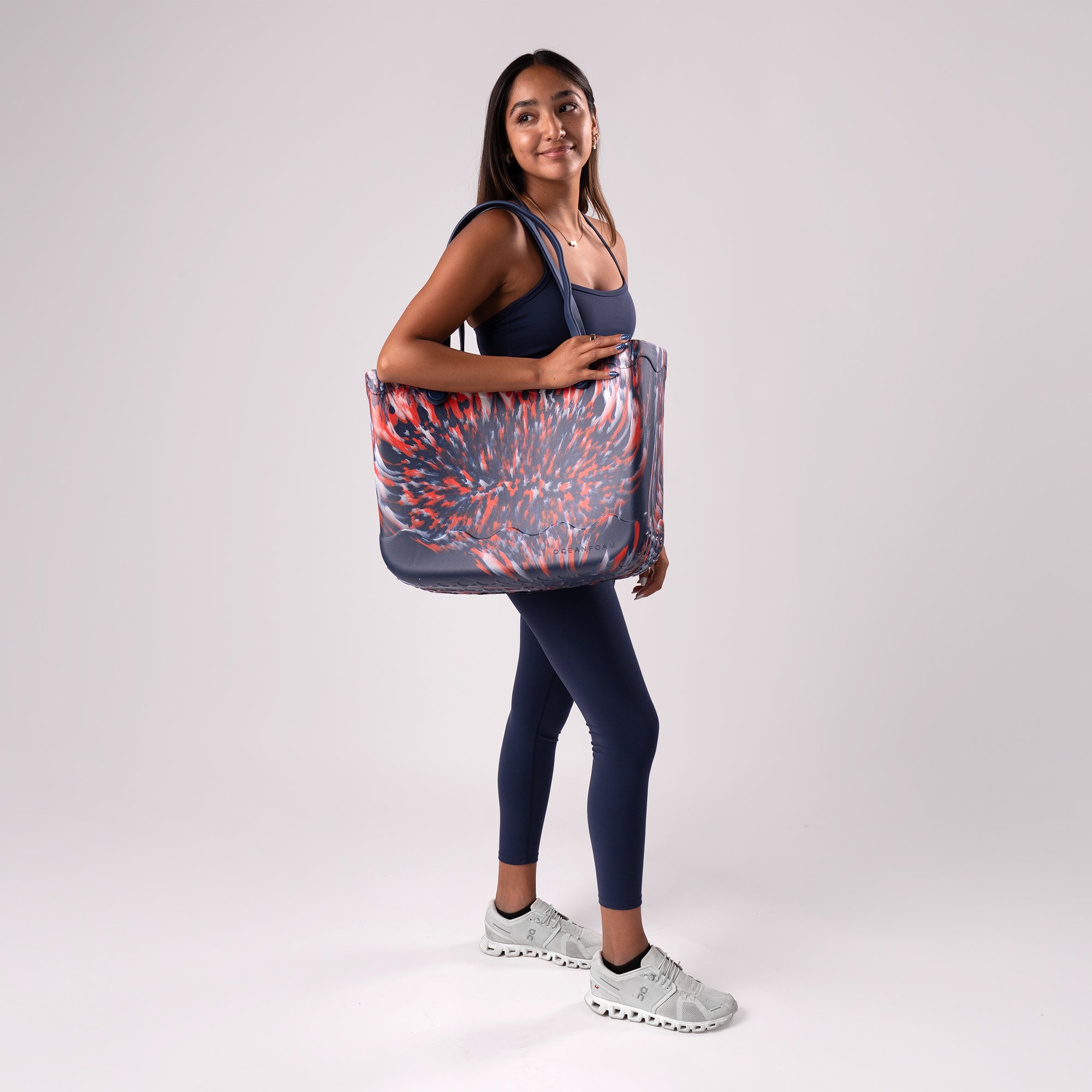 color_dark navy red and white marbled