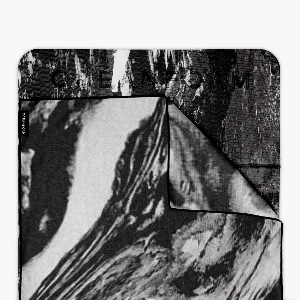 color_black marbled