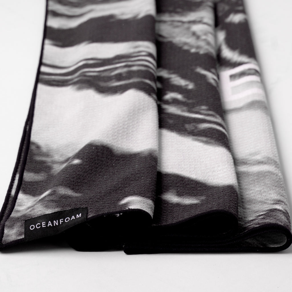 color_black marbled