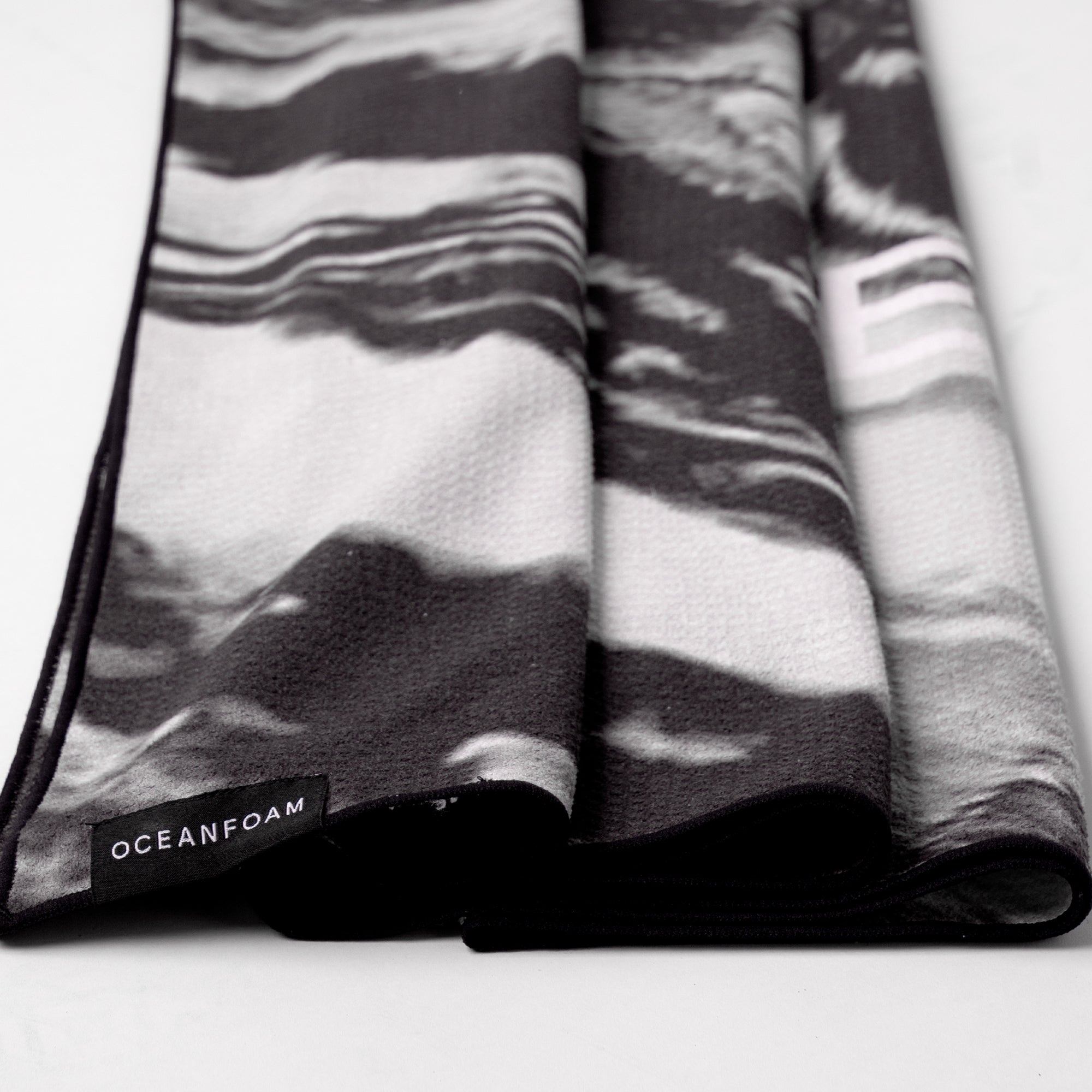 color_black marbled